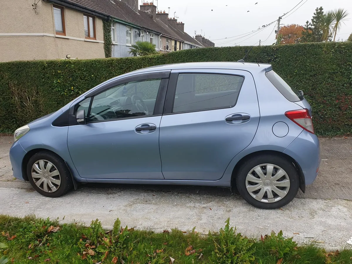 Toyota Yaris 2012 - Image 3