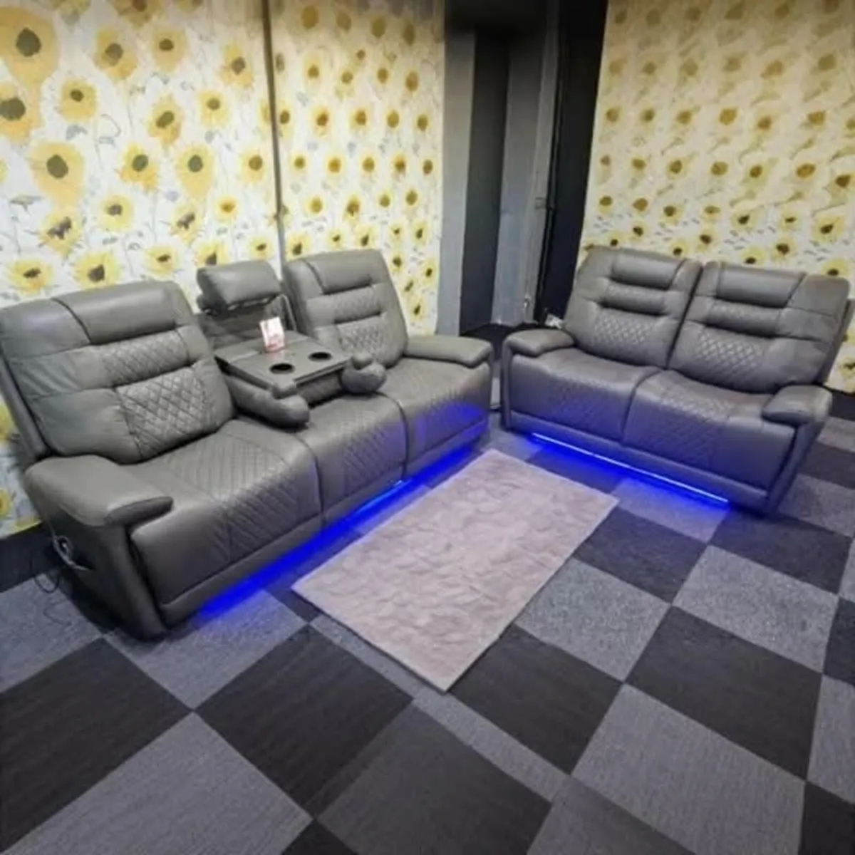 Halifax sofa - Image 2
