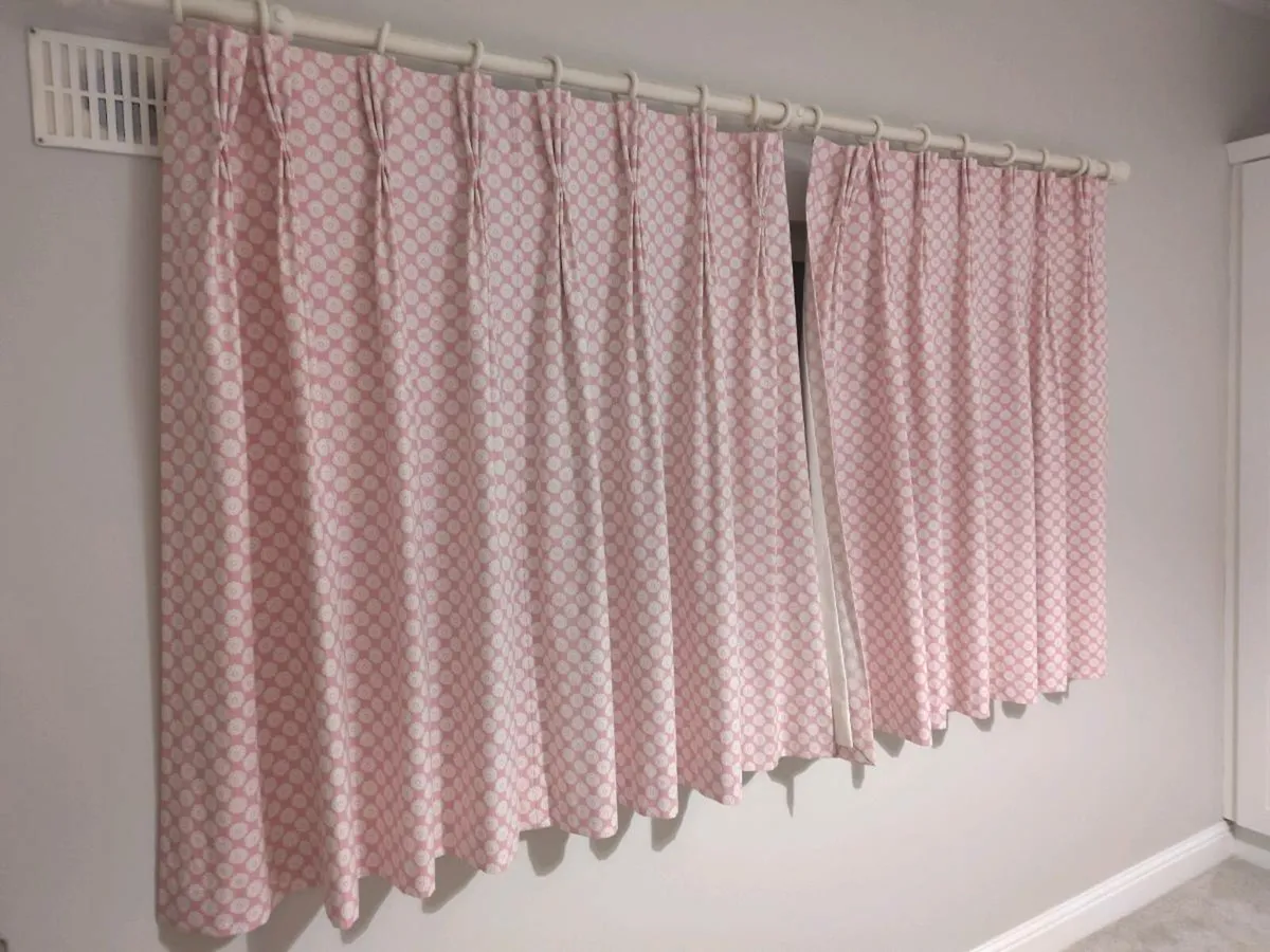 Curtains - Image 2