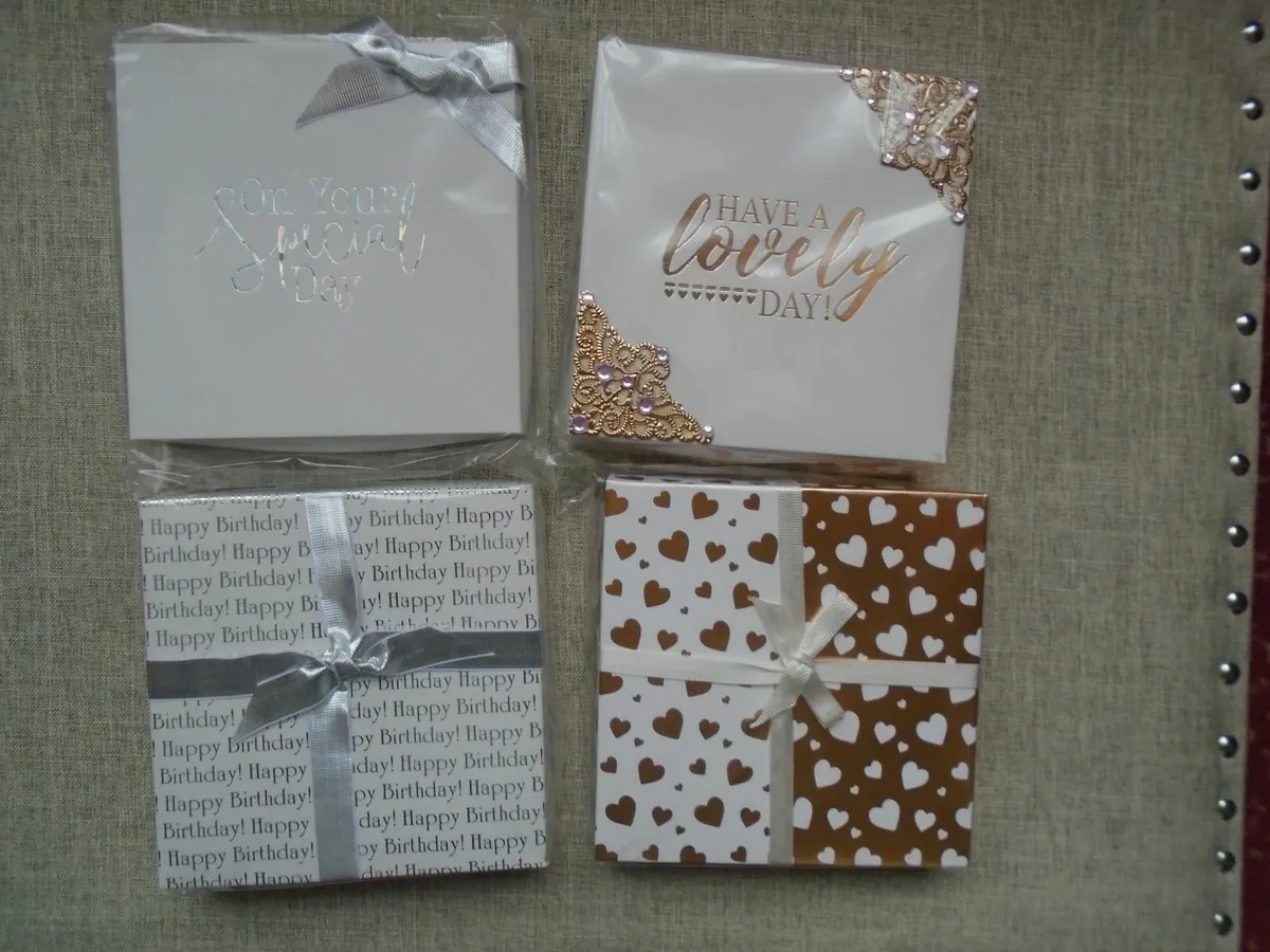 Gift box . Presentation box - Image 1