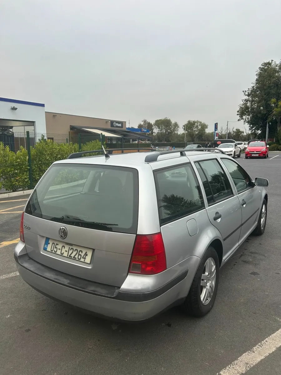 Volkswagen Golf 2005 - Image 2