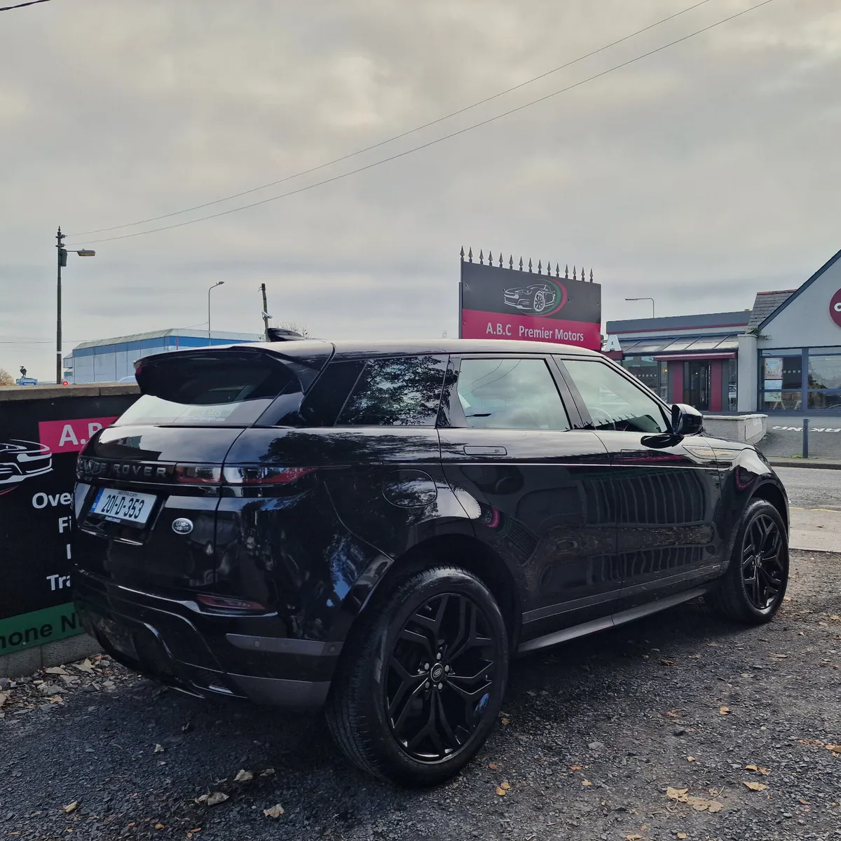 Land Rover Range R-Dynam Automatic - Image 3