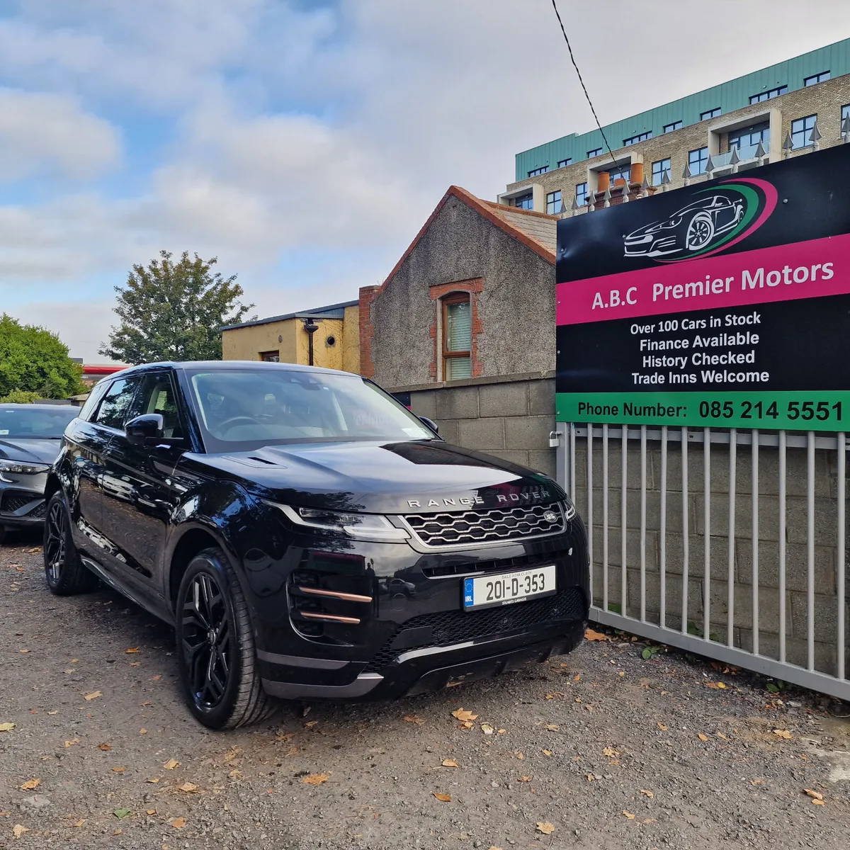 Land Rover Range R-Dynam Automatic - Image 1