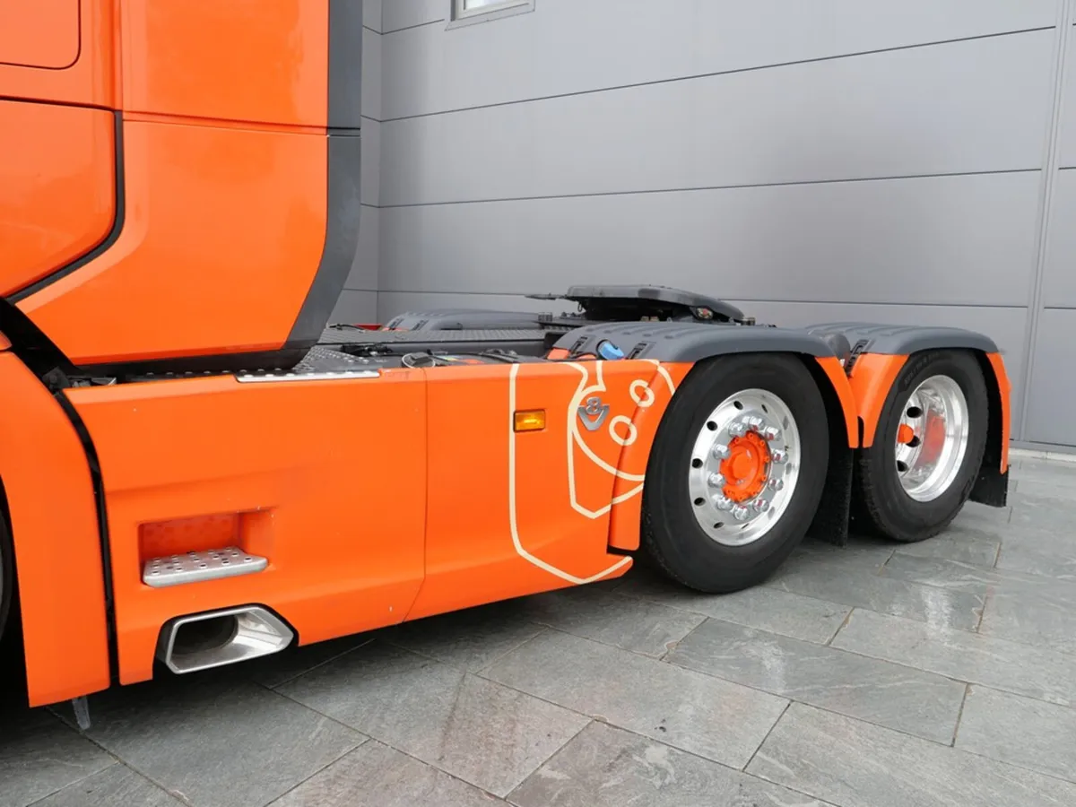 Scania S580 N/G Highline 6x2 Midlift Auto gearbox - Image 4