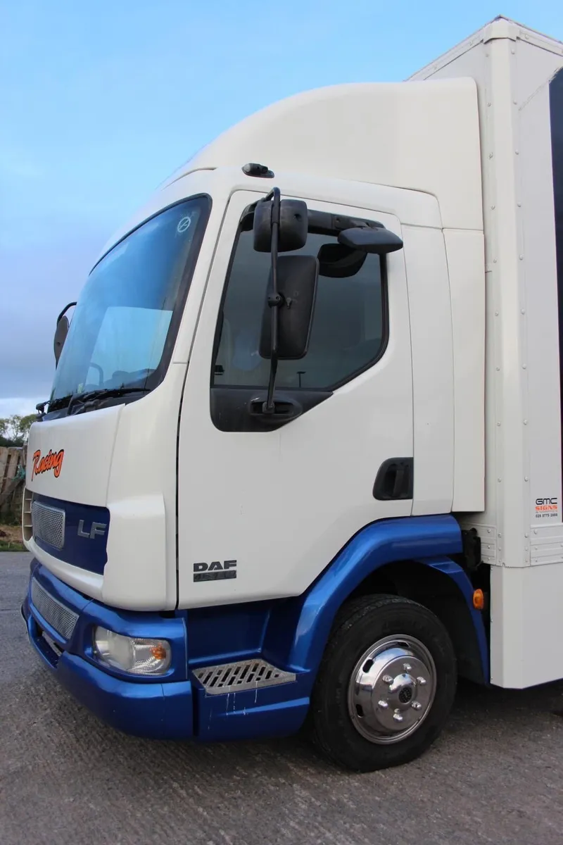 Daf LF Race Truck with Tail Lift - Image 3
