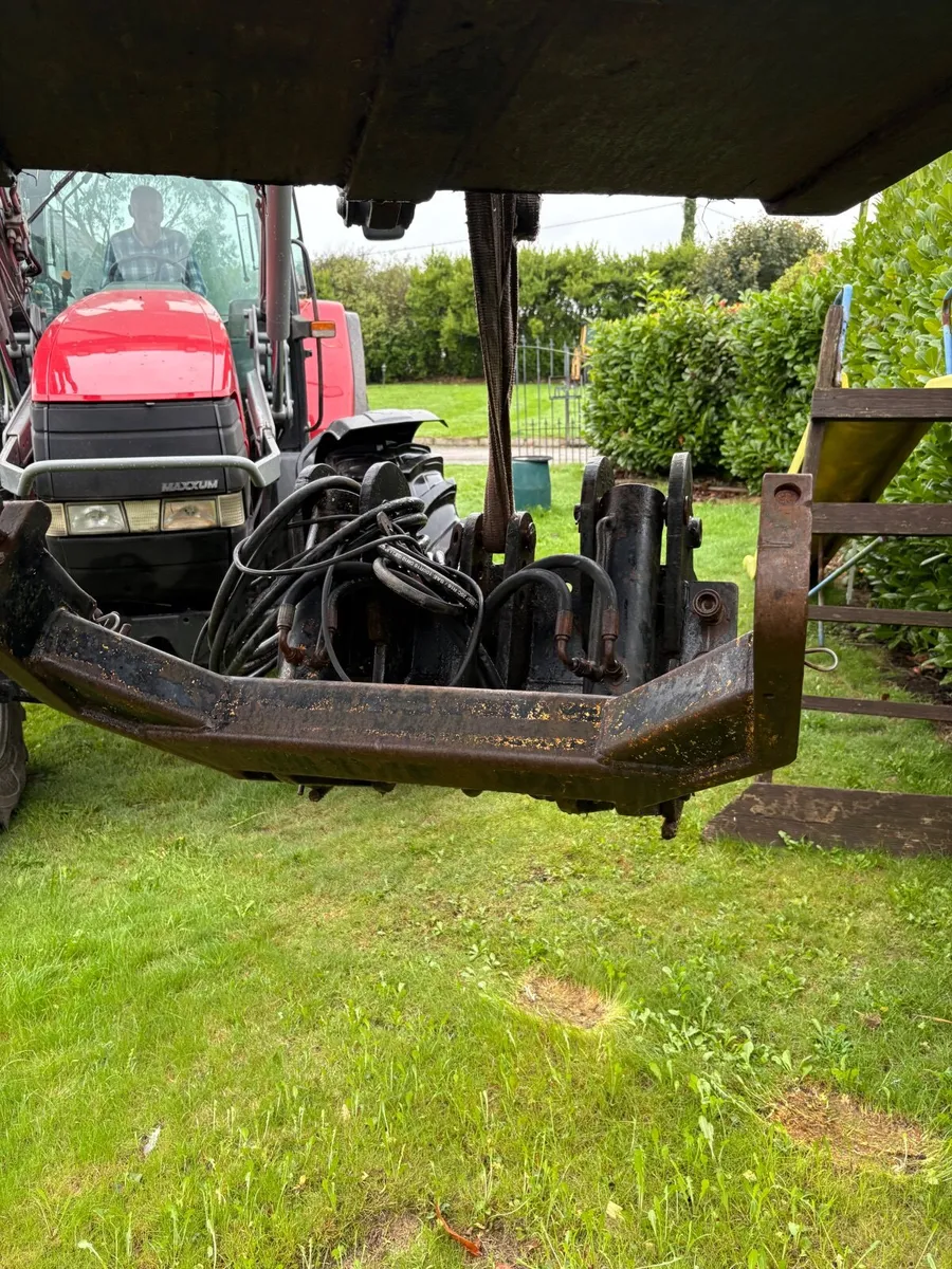 Front linkage case/mccormack - Image 1