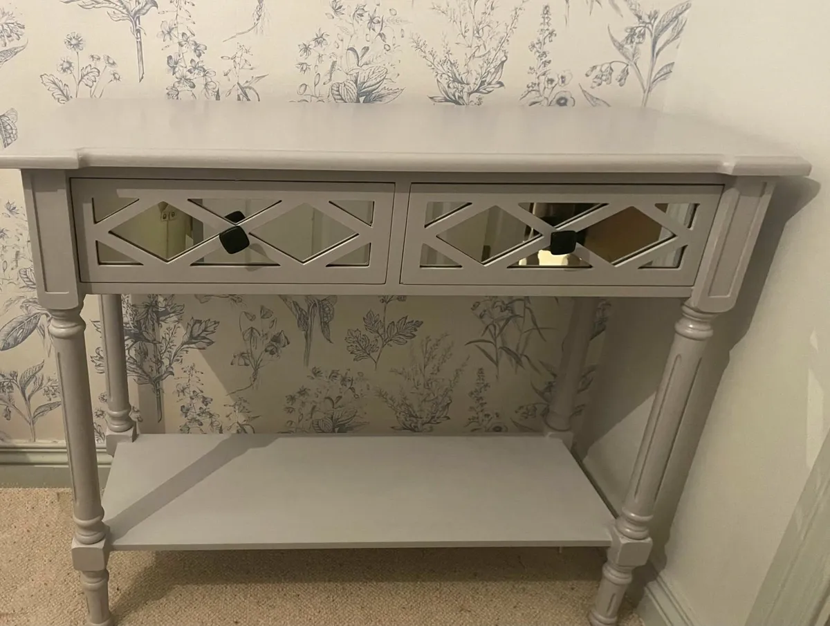 2 Drawer Console table, perfect condition - Image 3