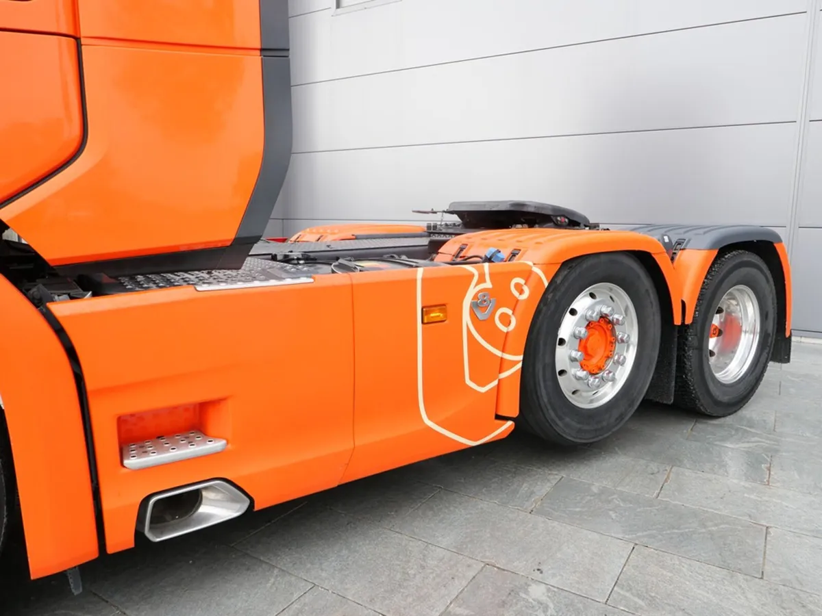Scania S580 N/G Highline 6x2 Midlift Auto gearbox - Image 4