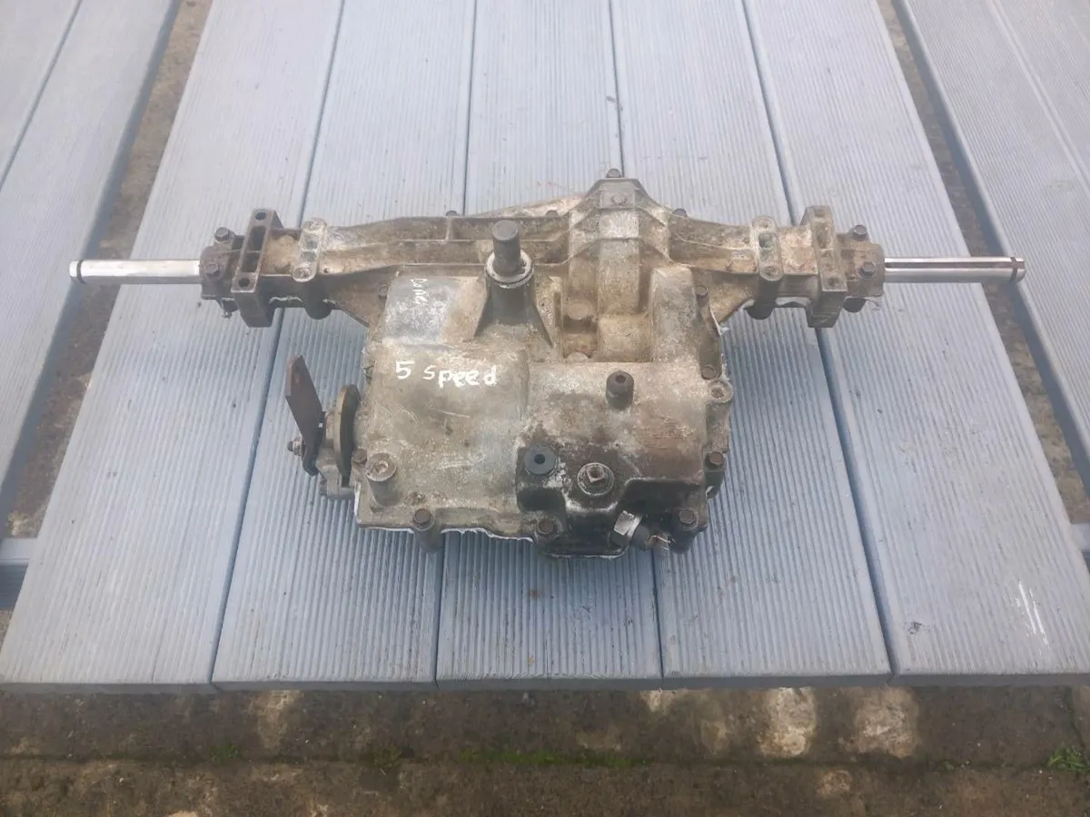 Castlegarden manual gearbox for sale - Image 1