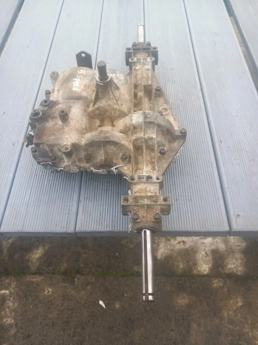 Castlegarden manual gearbox for sale - Image 2