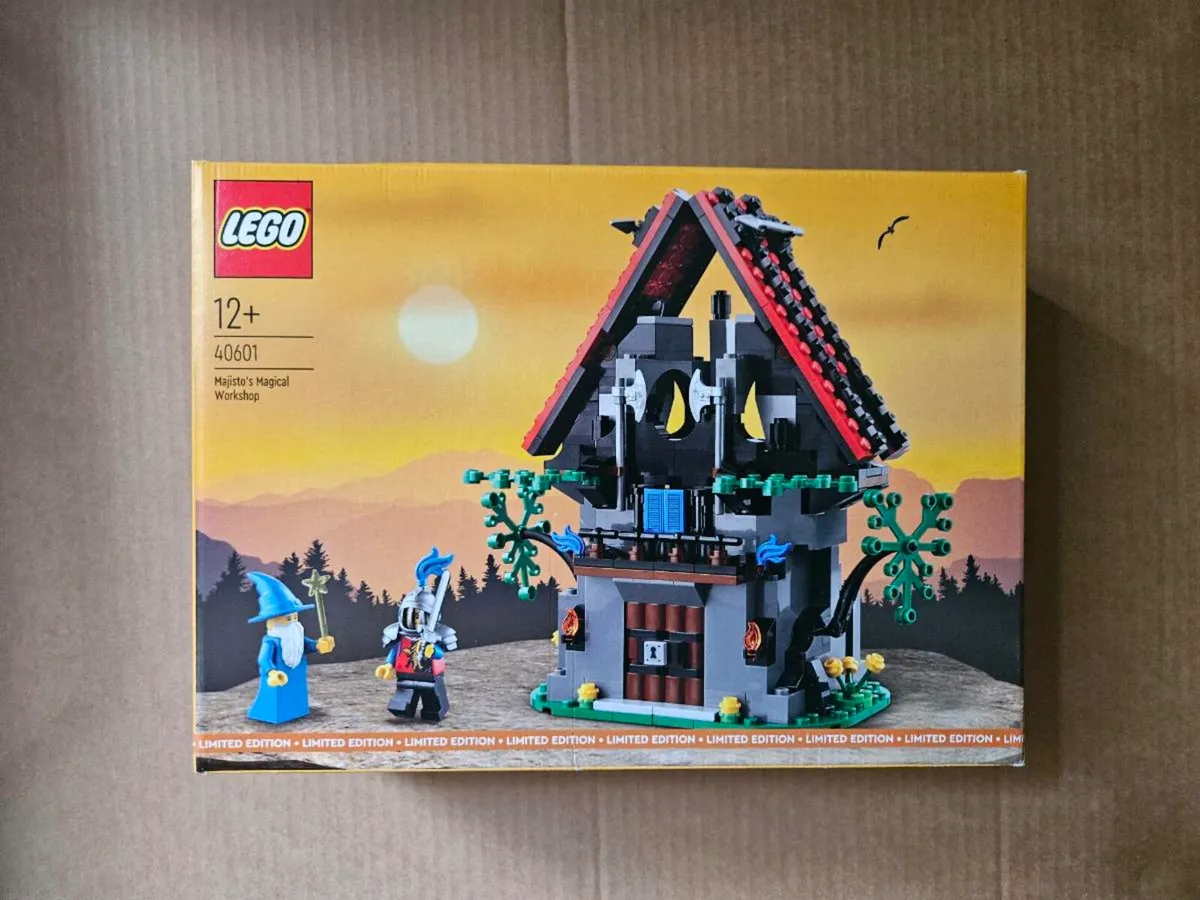 Lego Majisto's magical workshop 40601 castle