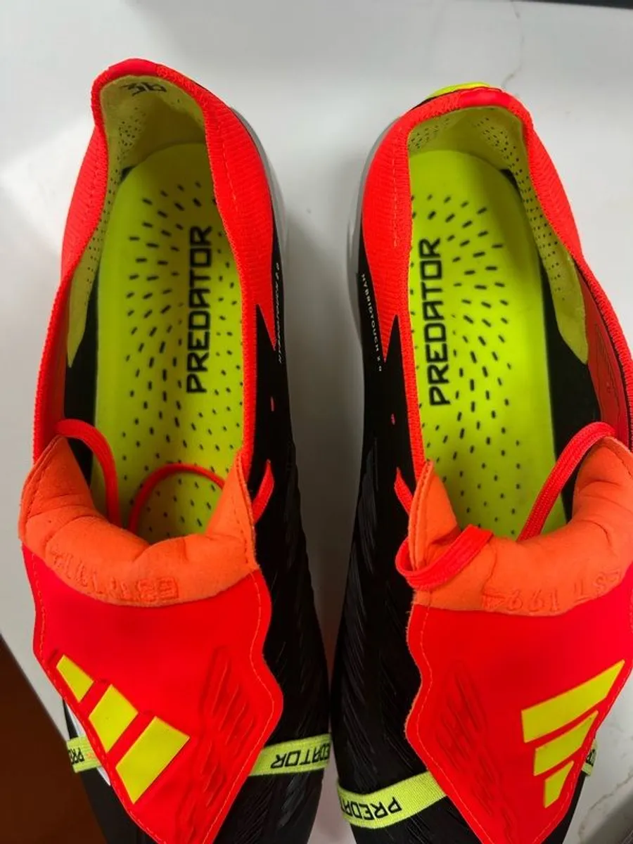 Adidas football boots - Image 3