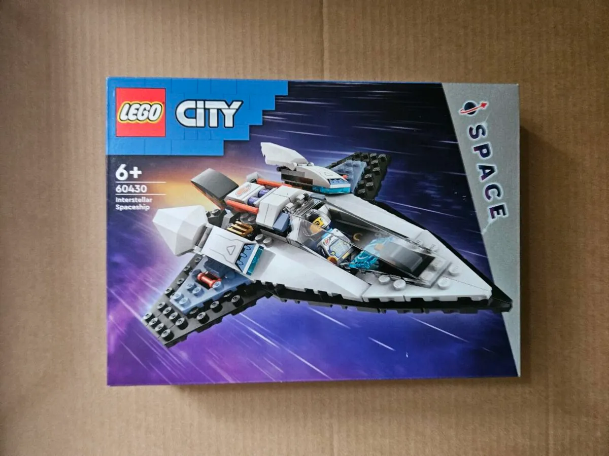 Lego interstellar spaceship 60430 city