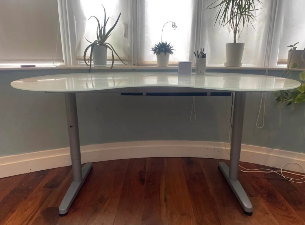 Adjustable glass-topped desk from Ikea - Image 3