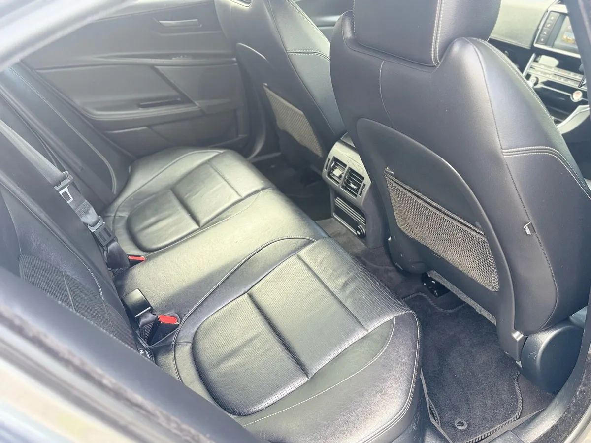 Jaguar XE 2.0 D R-SPORT 163PS Nct 08/27 - Image 4