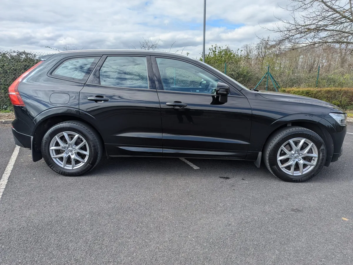 2021 VOLVO XC60 B4 MOMENTUM  AUTO - Image 2