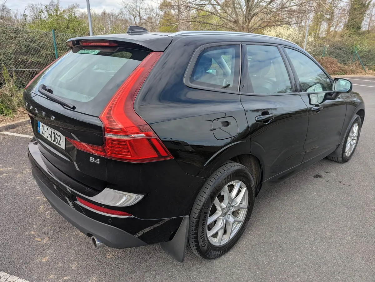 2021 VOLVO XC60 B4 MOMENTUM  AUTO - Image 4