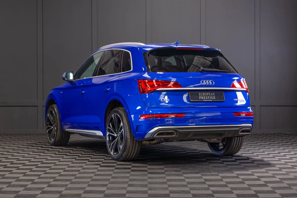 2024 Audi Q5 50 TFSIe S-Line Quattro - Image 4