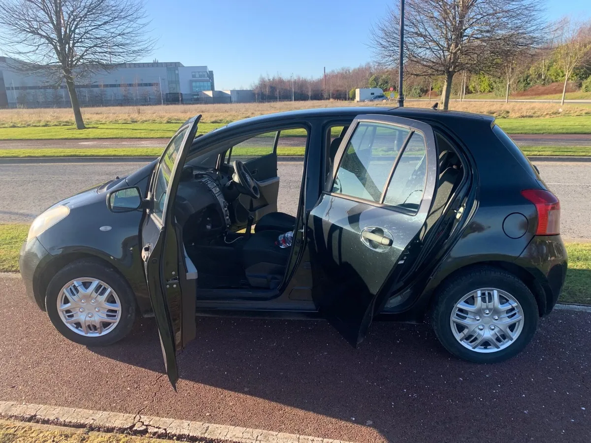 Toyota Yaris 2006 - Image 4