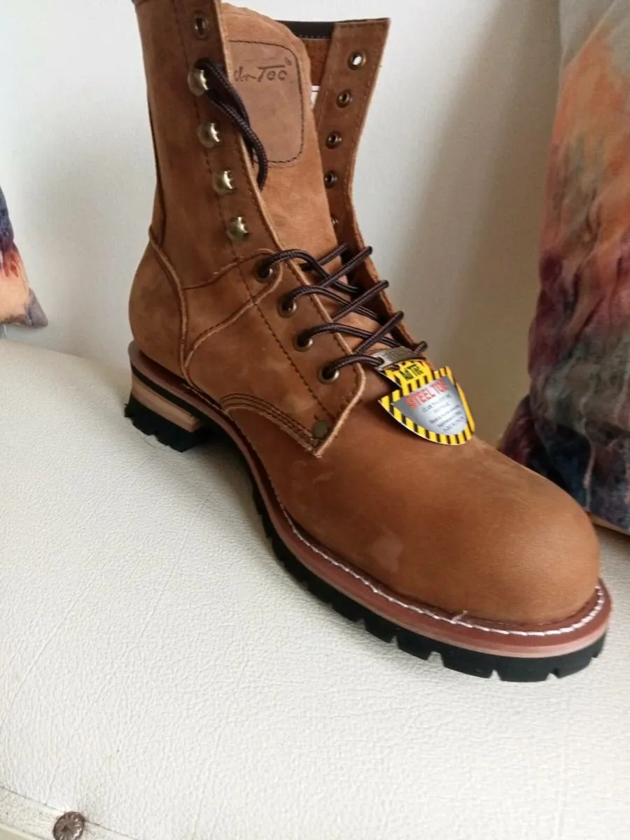 Boots - Image 2