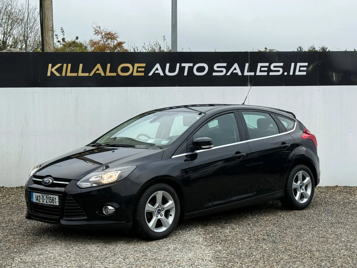 Ford Focus 1.6 Zetec (Very Low Miles) - Image 3