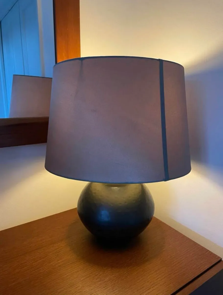 Pewter coloured round table lamp with shade - Image 2