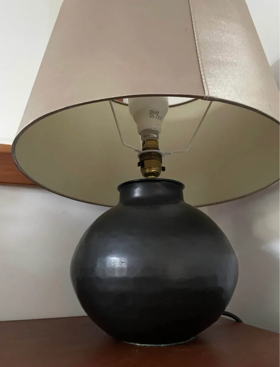 Pewter coloured round table lamp with shade - Image 3