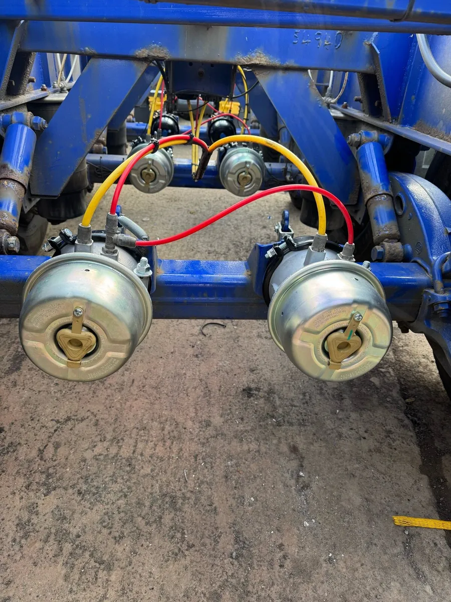 Dennisons Skeletal trailer - Image 2