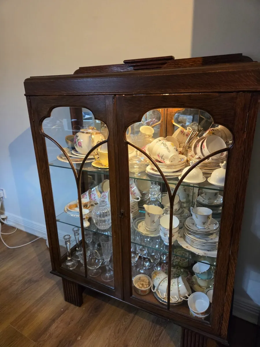 China Cabinet - Image 1