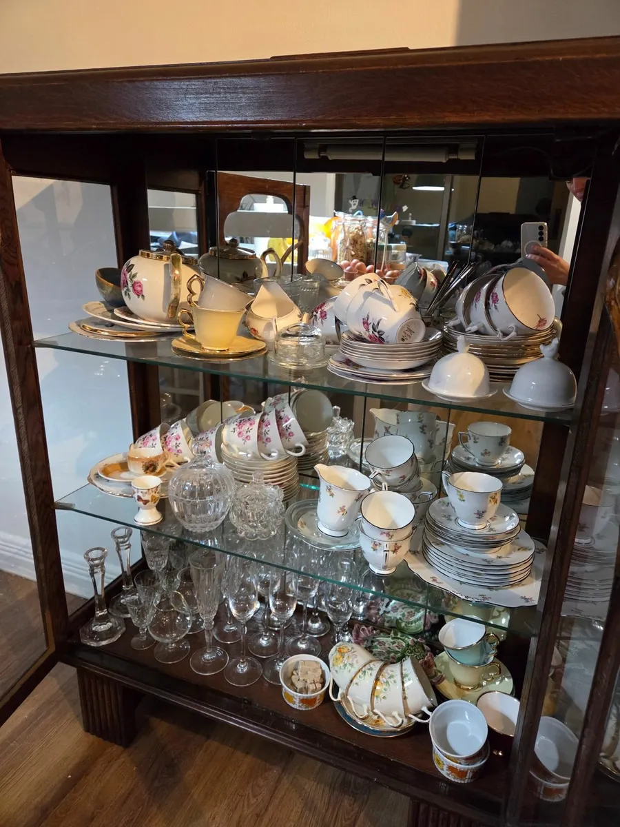 China Cabinet - Image 3
