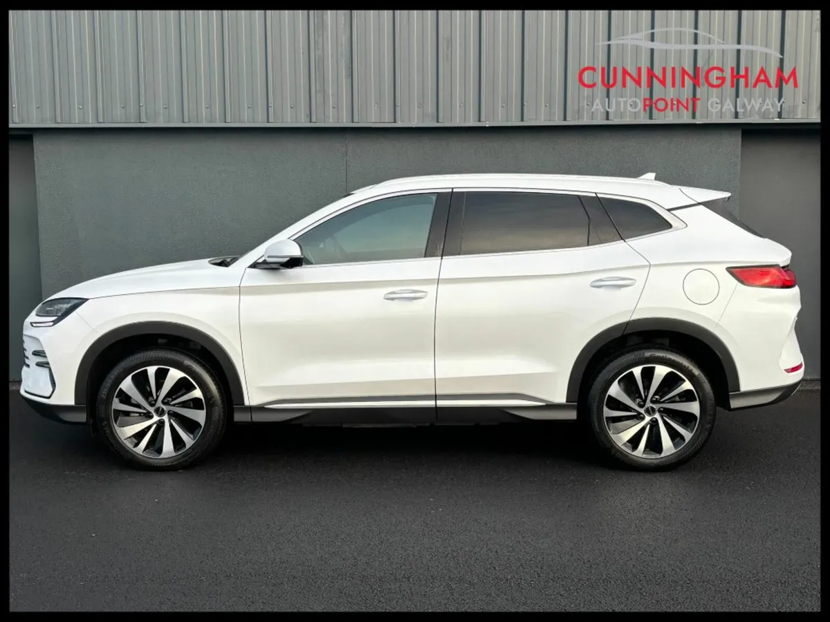 BYD SEAL U DM-i Design AWD 320BHP - Image 4