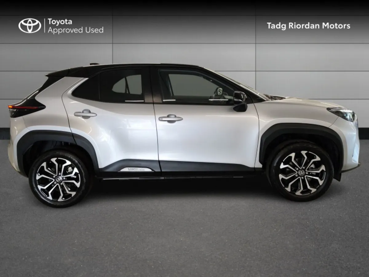 Toyota Yaris Cross LUNA SPORT BI - Image 3