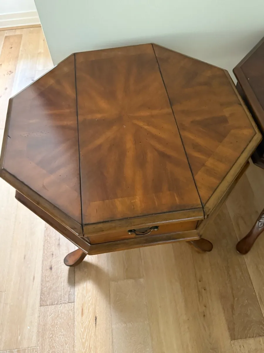 Superb Gueridon table - Image 1