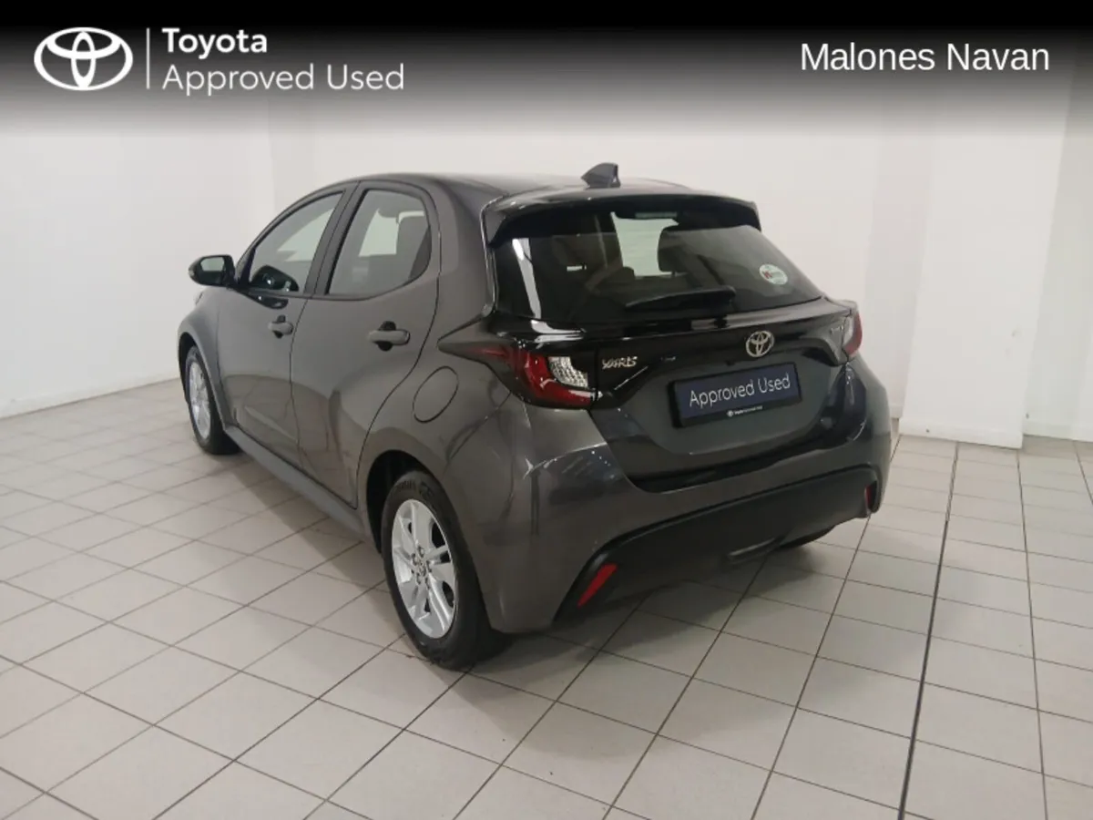 Toyota Yaris Yaris Hybrid 115 Luna - Image 2