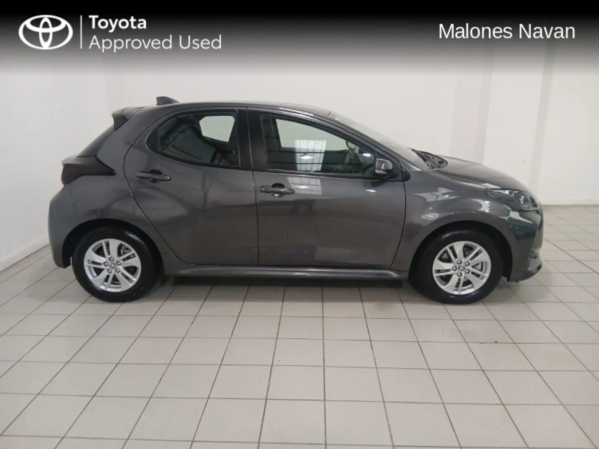 Toyota Yaris Yaris Hybrid 115 Luna - Image 3