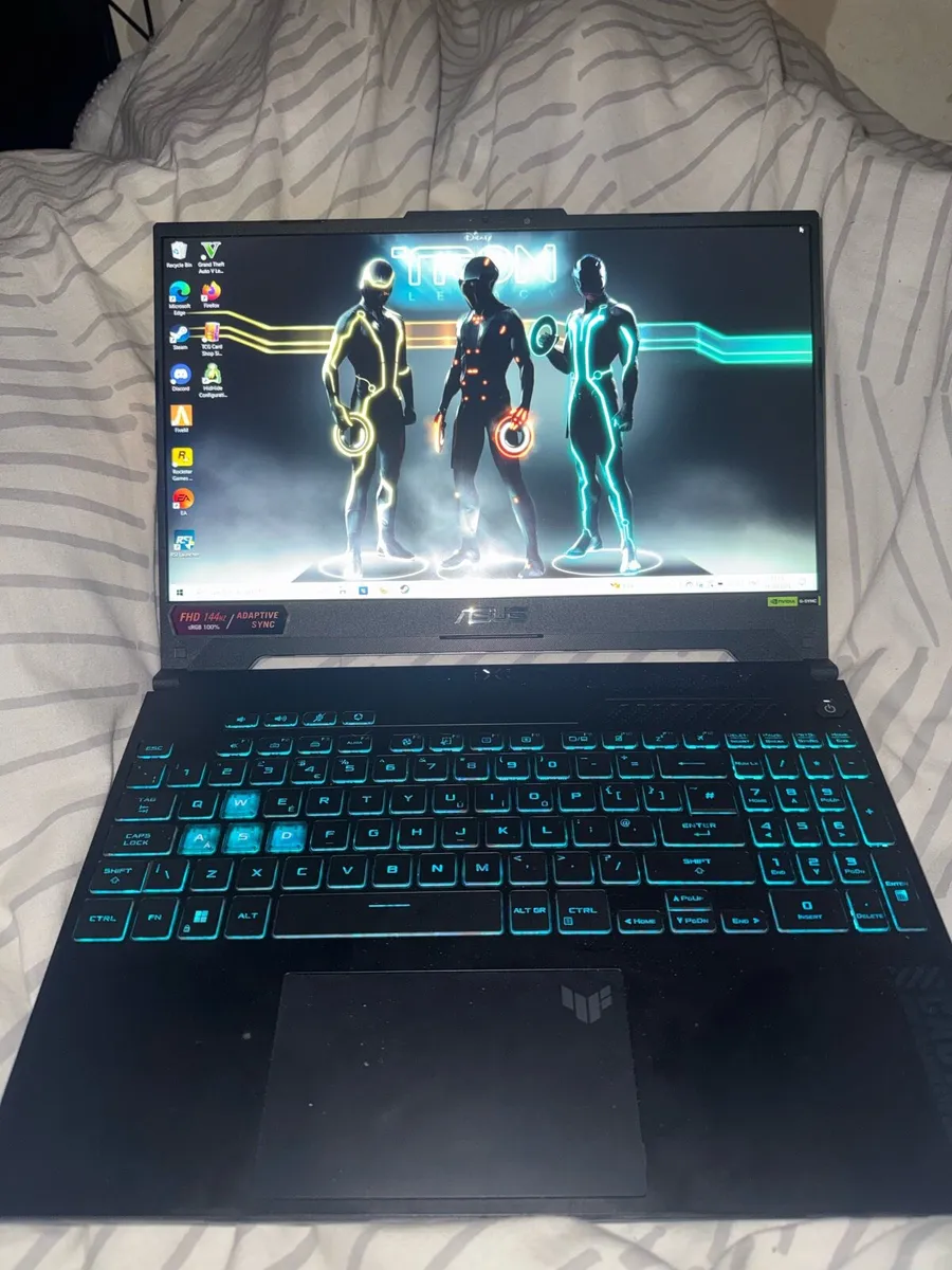 Gaming laptop - Image 1