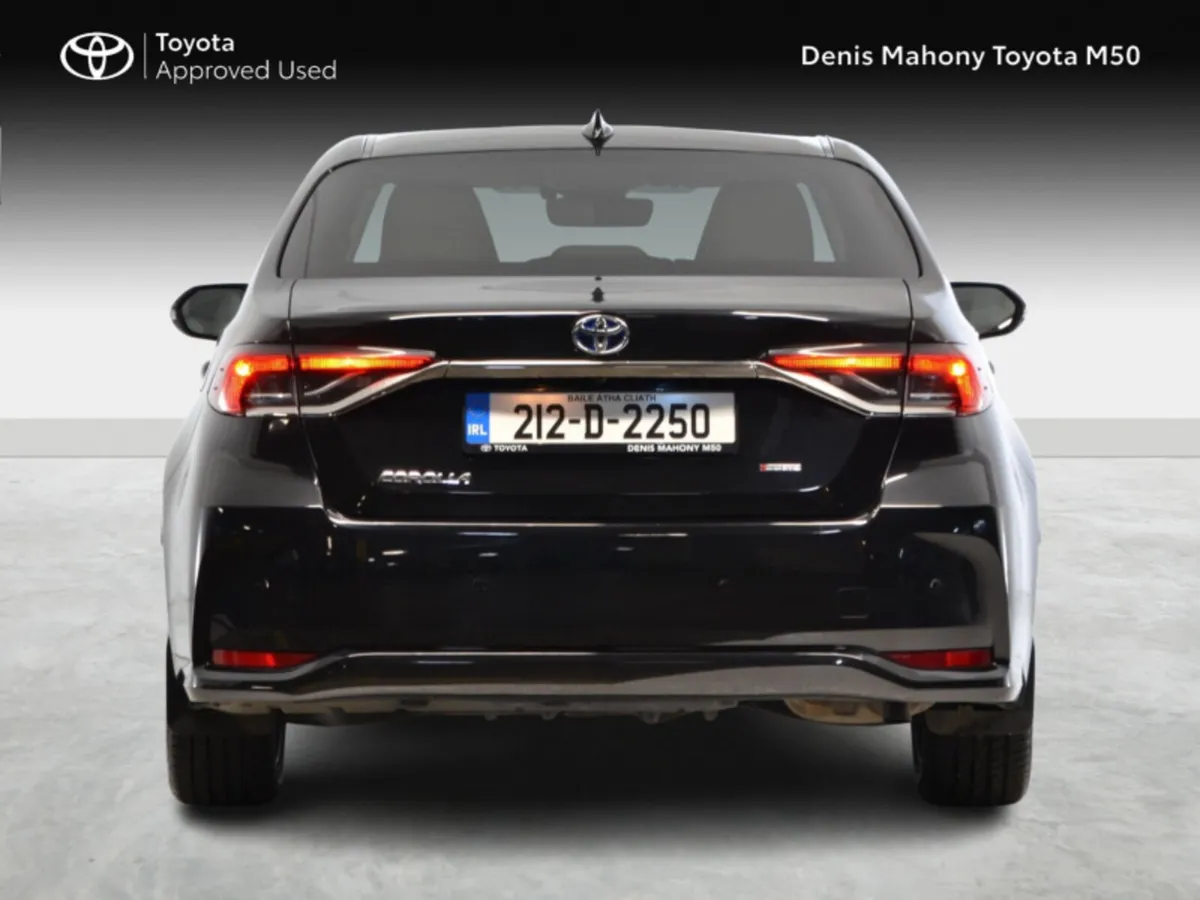 Toyota Corolla Hybrid Luna Sport Auto - Image 4