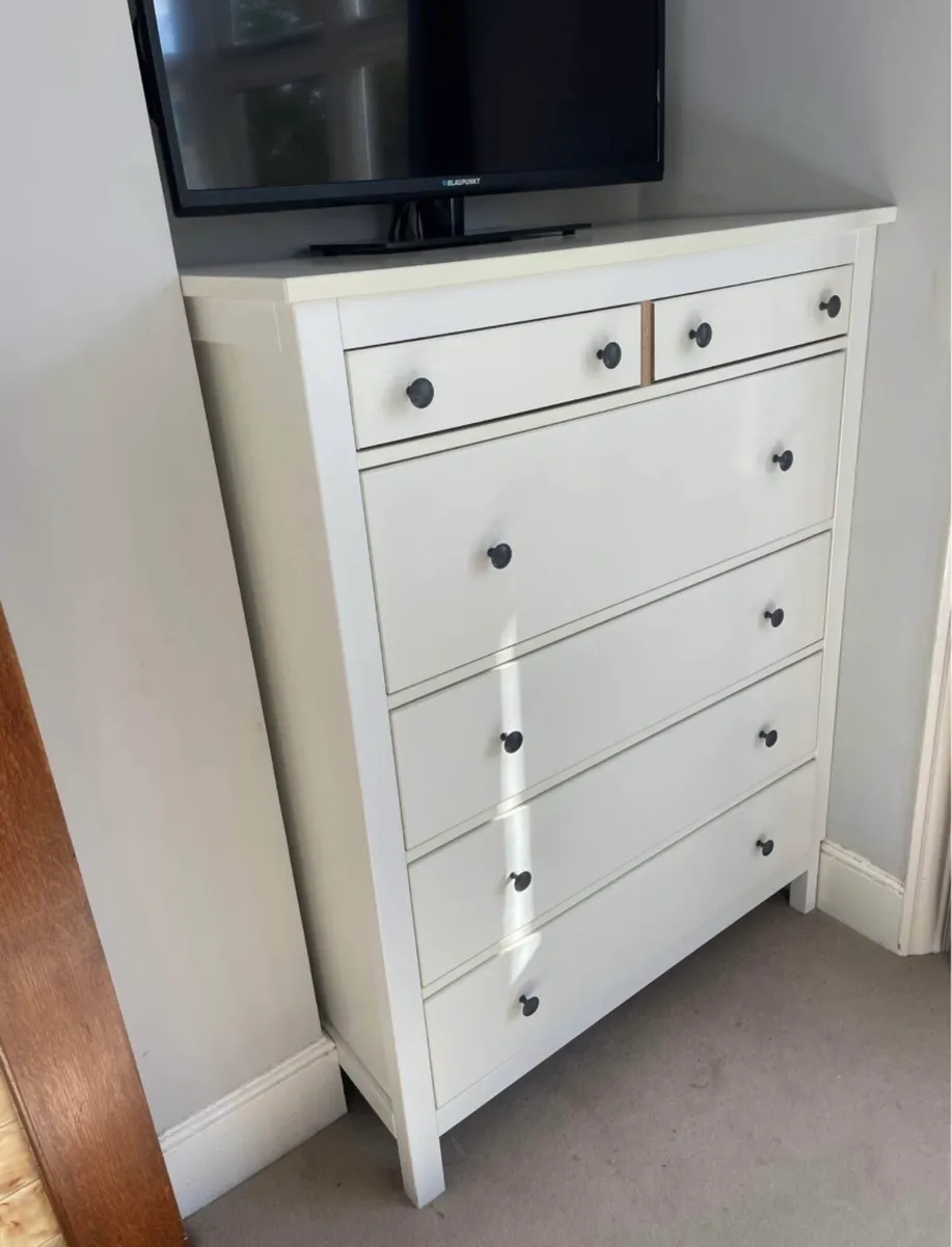 White wood chest of drawers/dresser - Image 2