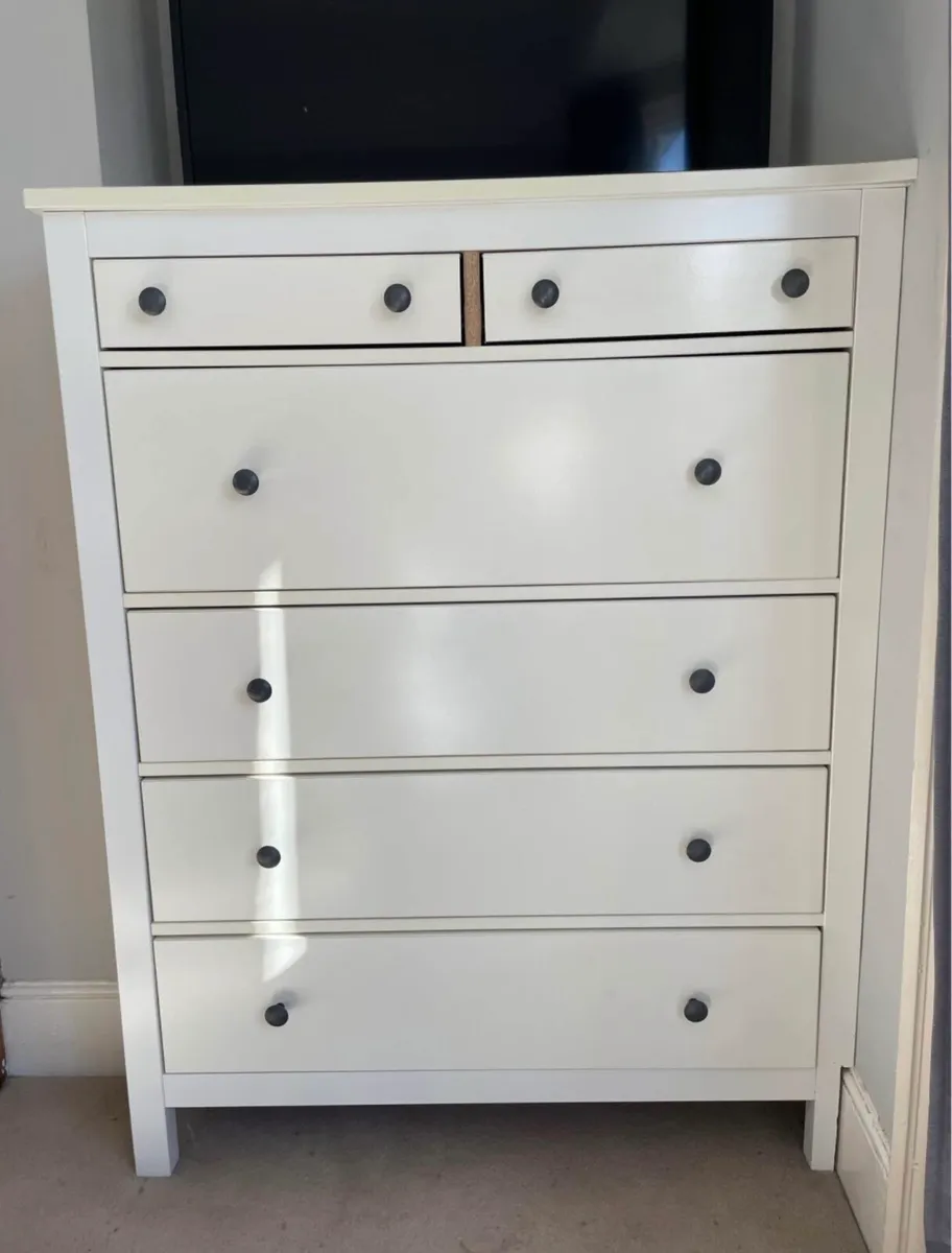White wood chest of drawers/dresser - Image 3