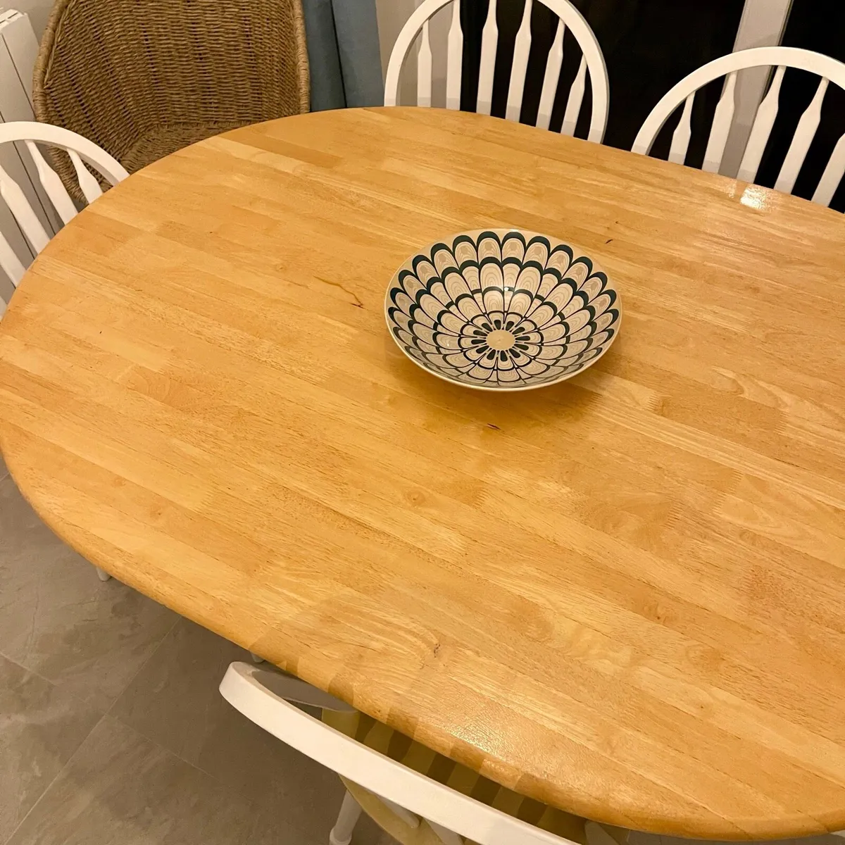 Dining table & chairs - Image 2