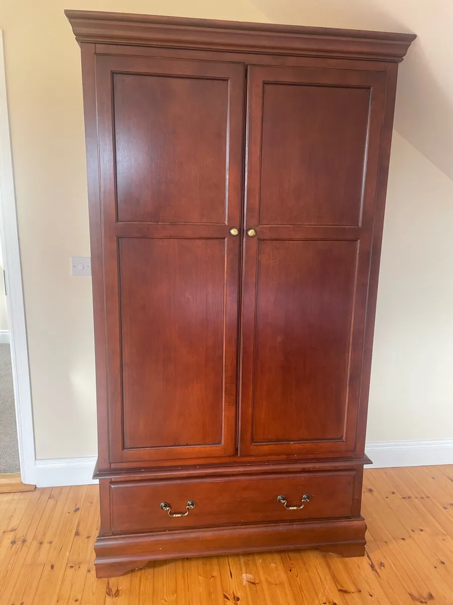 Bedroom set - Image 2