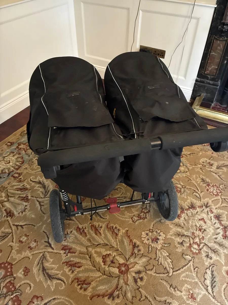 Out and about double buggy - Image 3