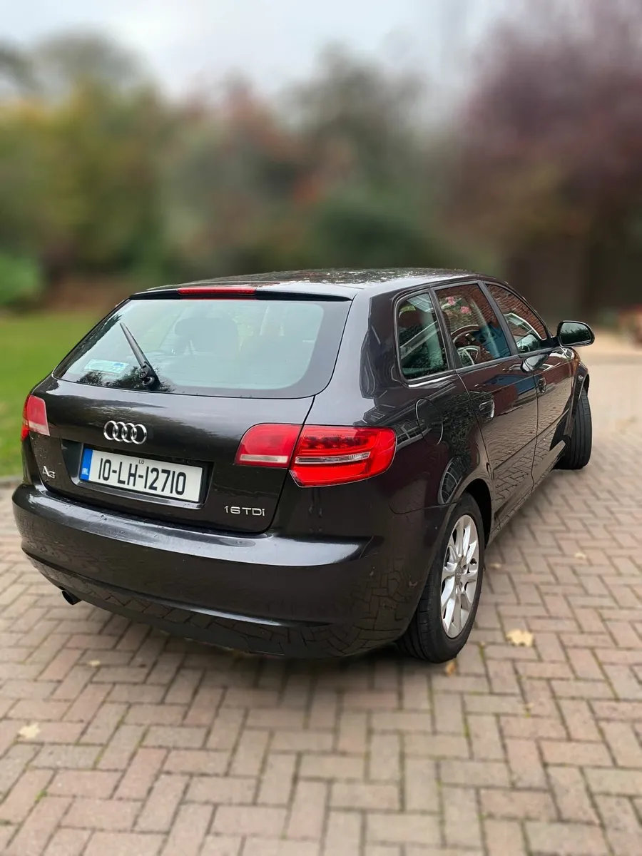 Audi A3 2010 - Image 2
