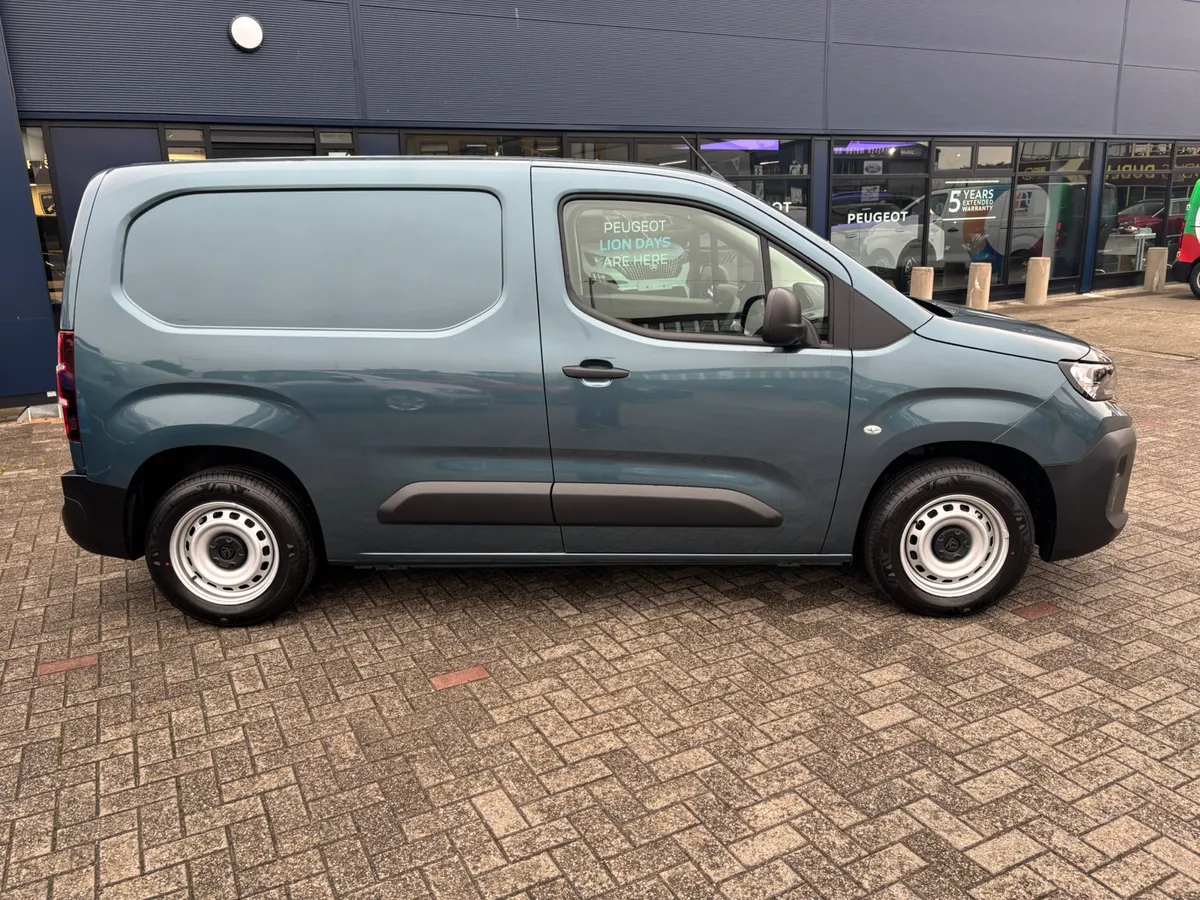 2025 Peugeot Partner Pro + 650kg save 4000 - Image 3