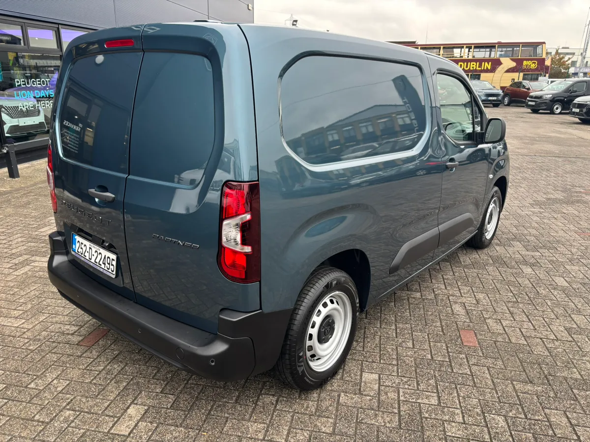 2025 Peugeot Partner Pro + 650kg save 4000 - Image 4
