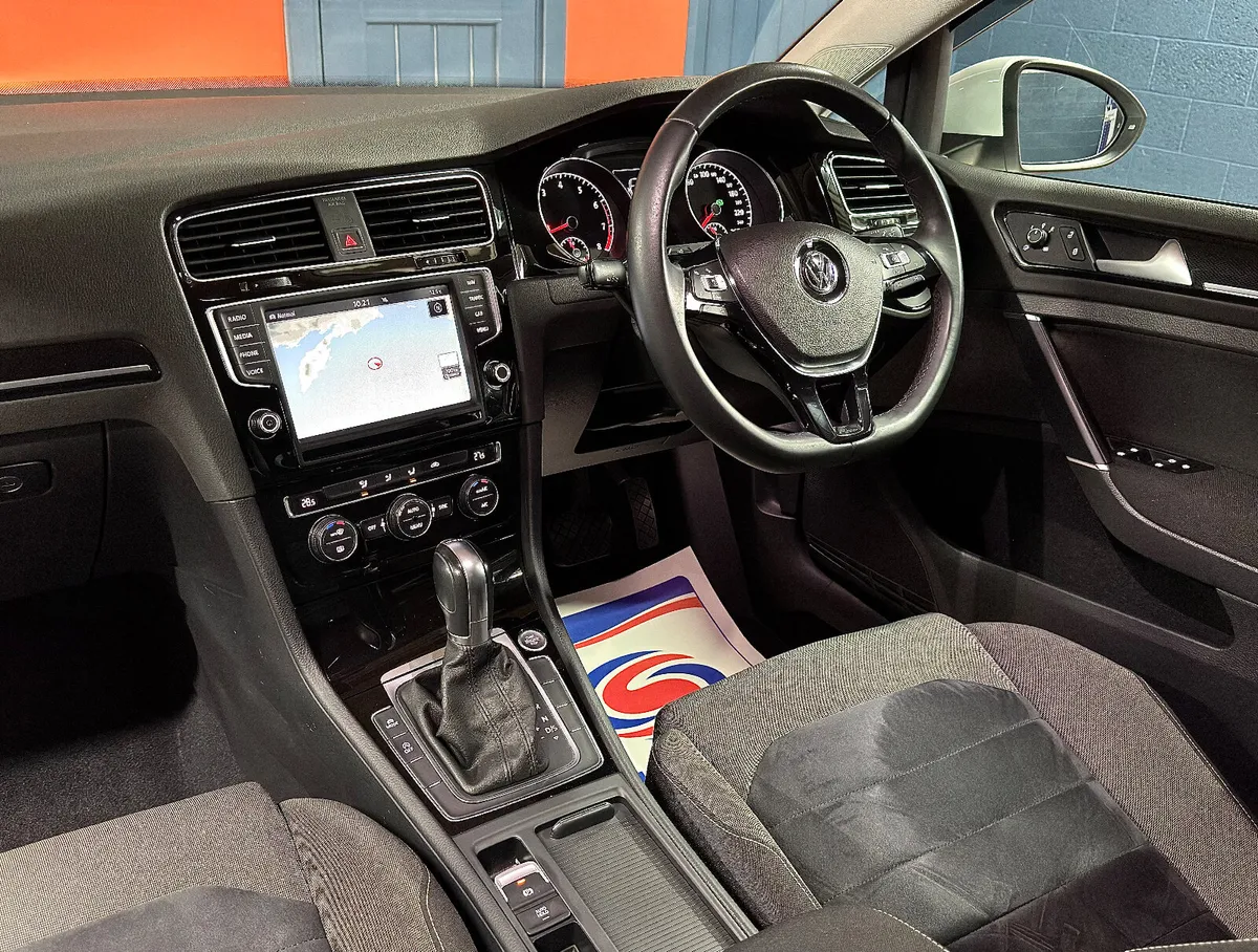 2016 Volkswagen Golf Highline 1.4TSi Auto  LOW KMS - Image 4
