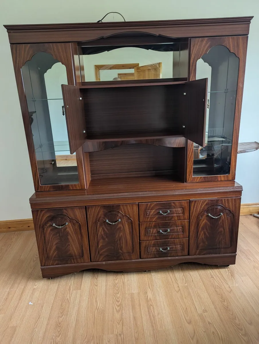 Display cabinet - Image 1