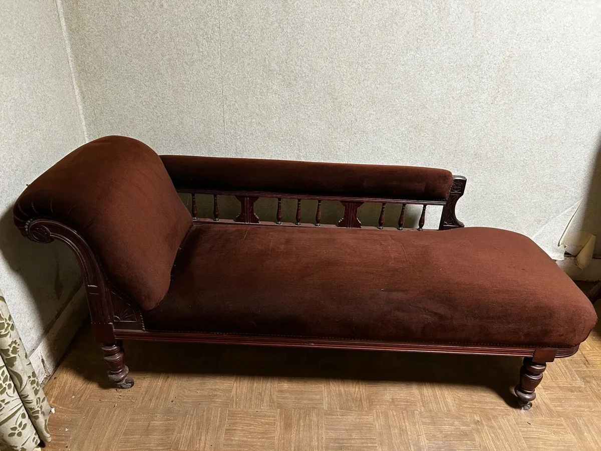 Chaise Longue Two armchairs and four chairs - Image 3
