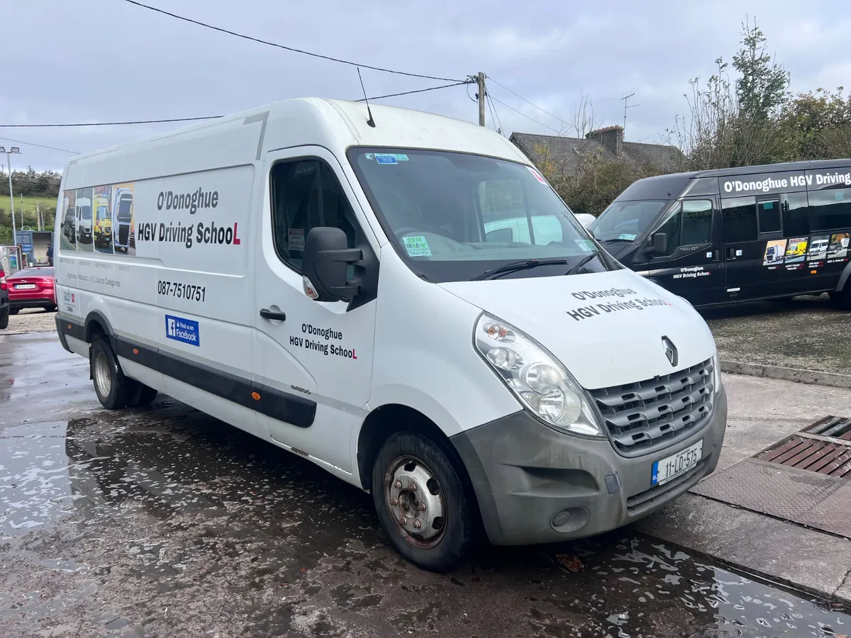 Renault Master 2011 - Image 1