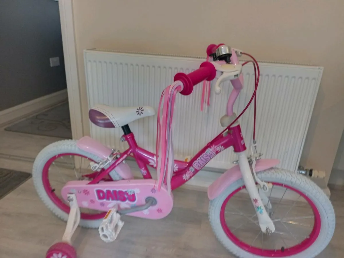 Kids daisy bike size 16 inch wheels. - Image 1